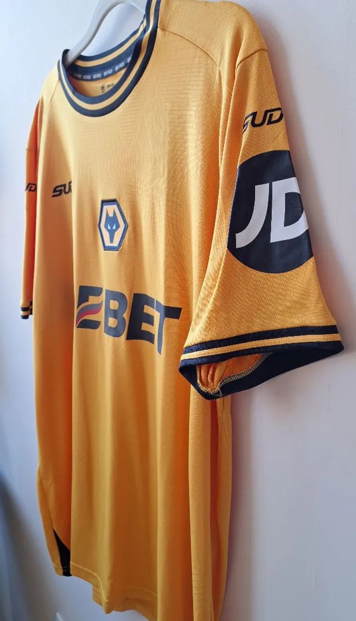 Camisa de Futebol Wolverhampton 2023/2024 - Foto 3