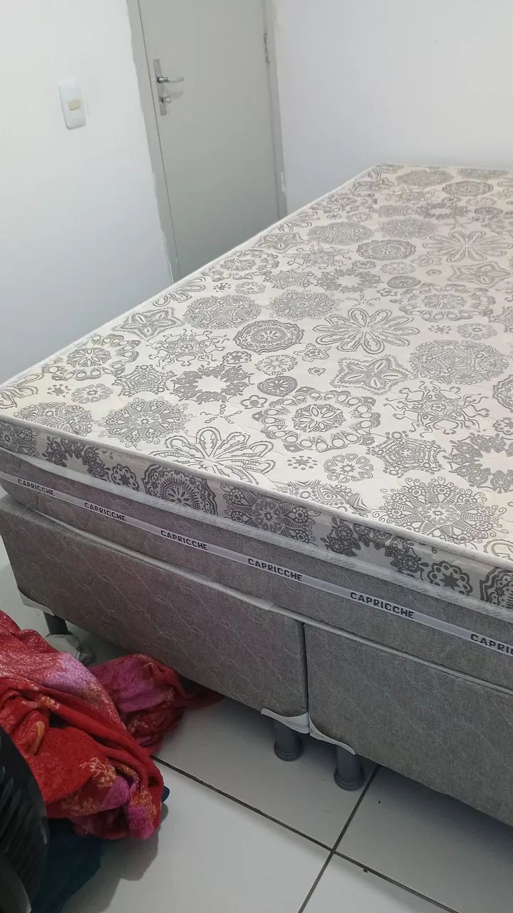 Cama Queen casal com base