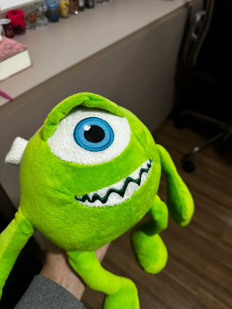 Pelúcia mike wazowski 