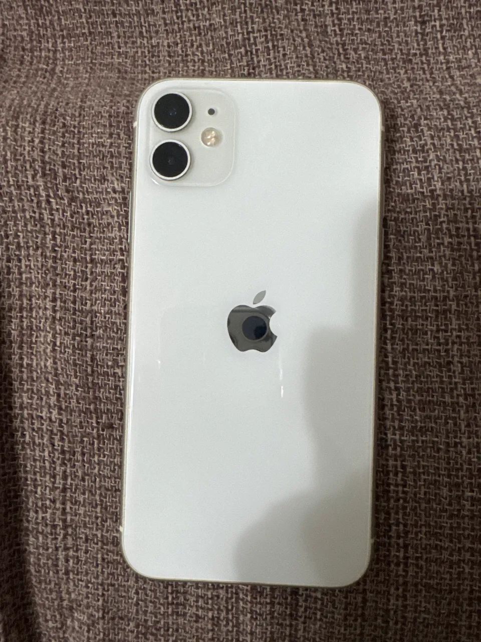 iPhone 11 seminovo sem arranhão e bem cuidado!
