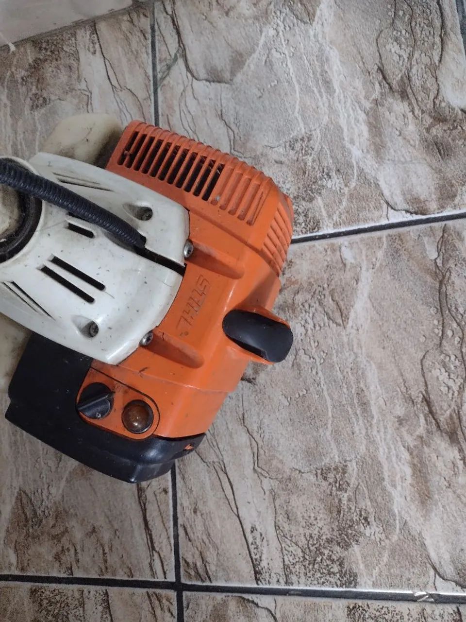 Roçadeira a gasolina nylon Stihl FS 120 usada - Foto 5