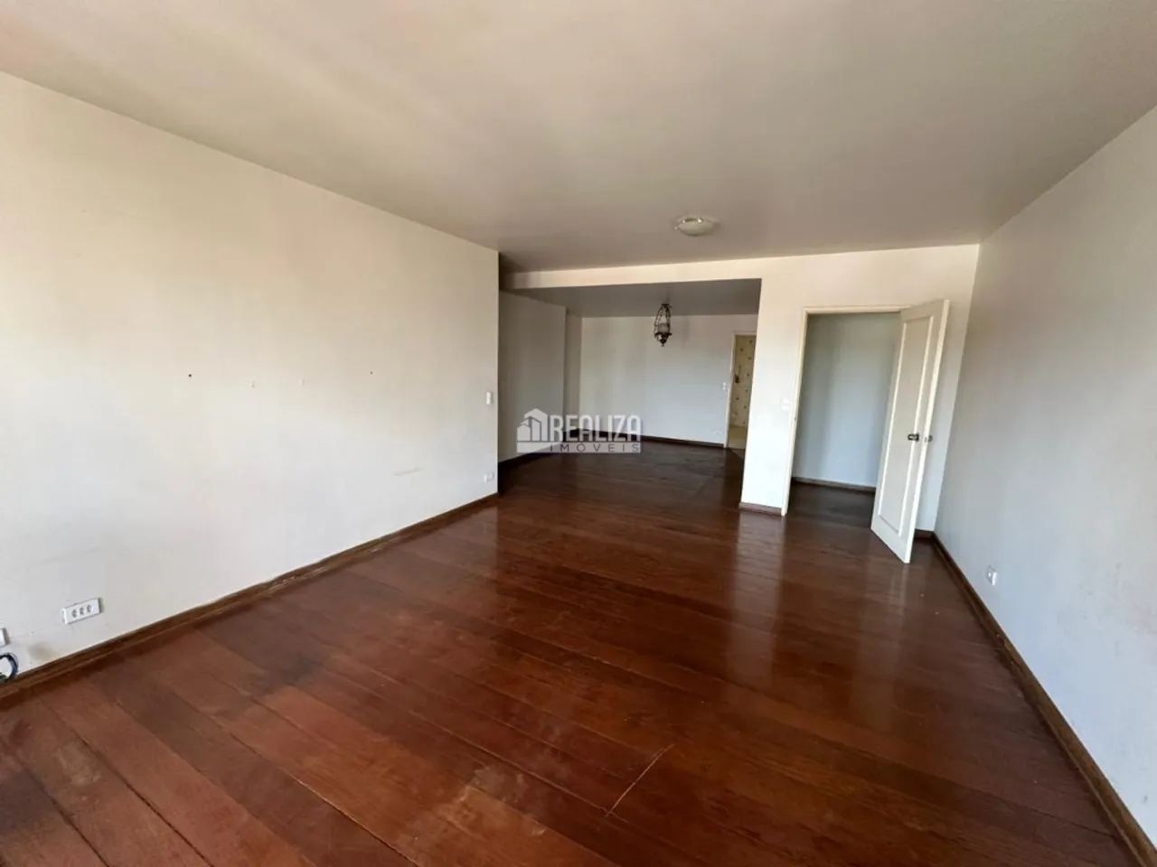 Apartamento com 4 Dormitórios no Centro de Uberaba - Foto 2