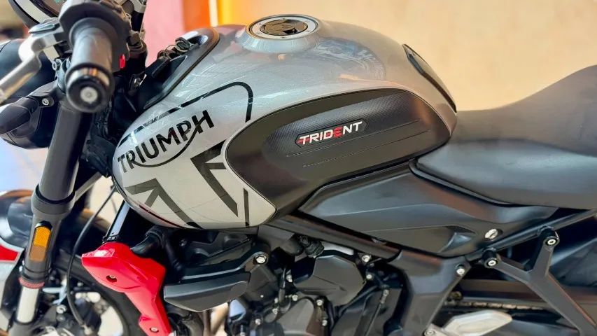 TRIUMPH TRIDENT 660