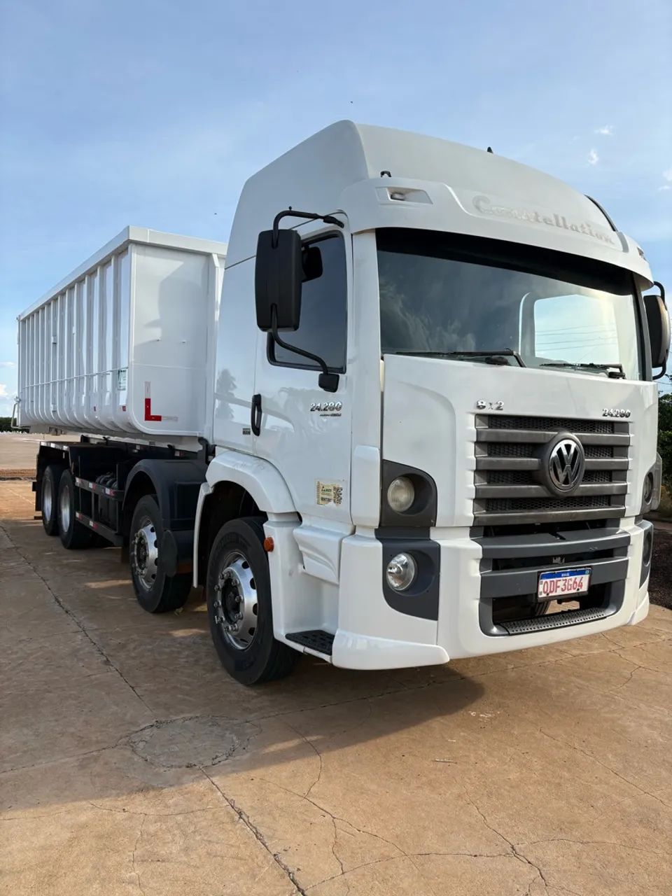 Constellation 24280 8x2 rollon off grimaldi