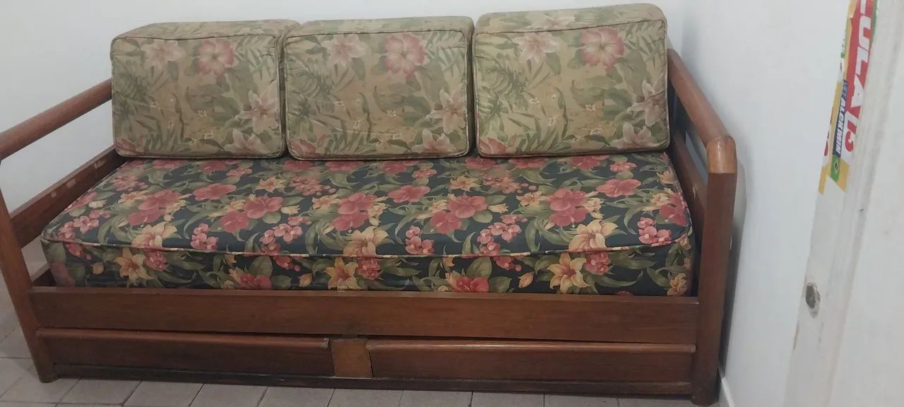 SOFÁ CAMA ? BASE DE MADEIRA.  - Foto 4