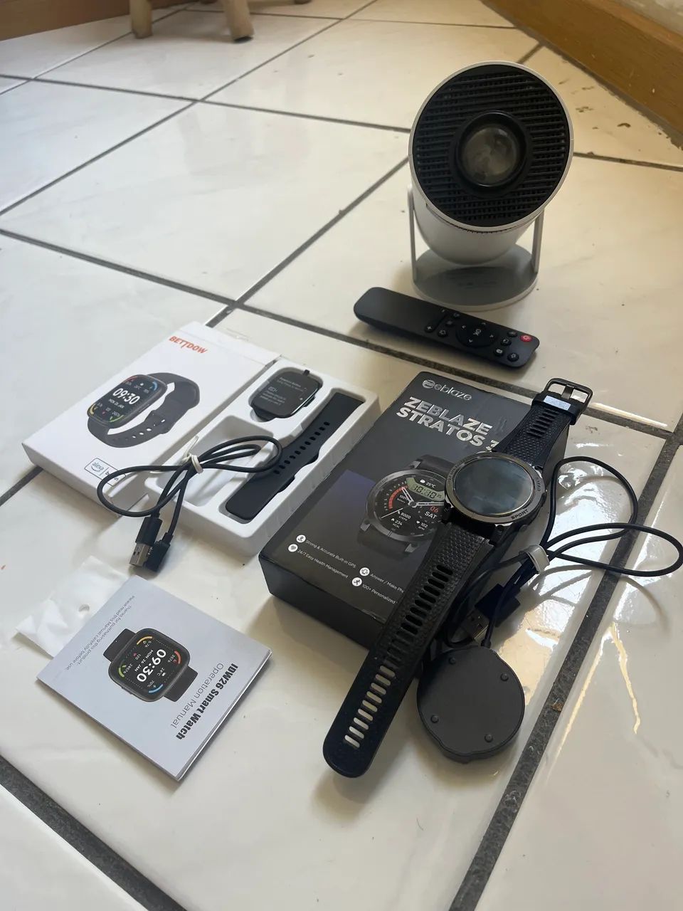(Kit) - dois Relógios com GPS integrado e Projector Ultra HD - Foto 2