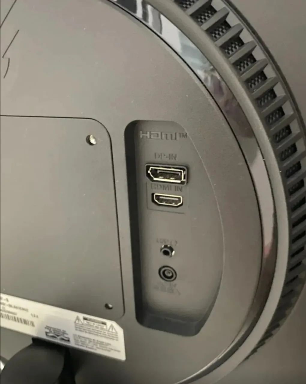 MONITOR LG ULTRA GEAR 24 - Foto 3