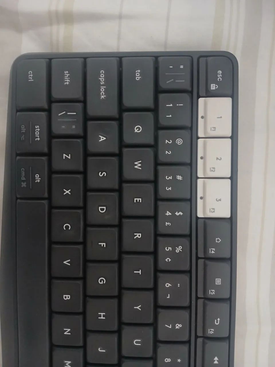 Teclado Logitech Bluetooth  - Foto 3