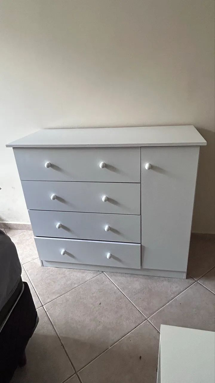 VENDO CÔMODA DE ROUPAS - NOVA