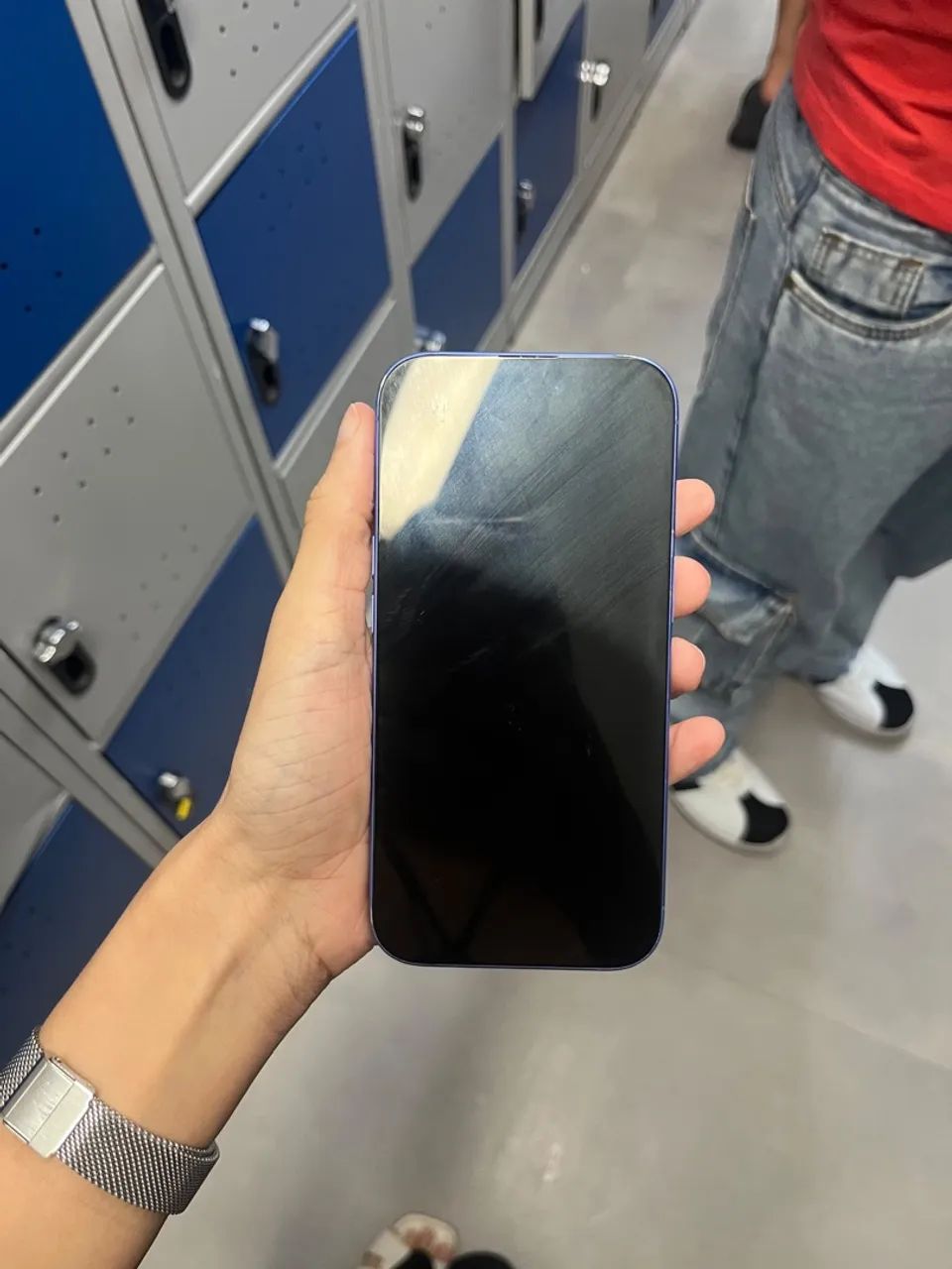 Apple iPhone 16 (128 Gb) - Ultramarine Usado - Foto 3