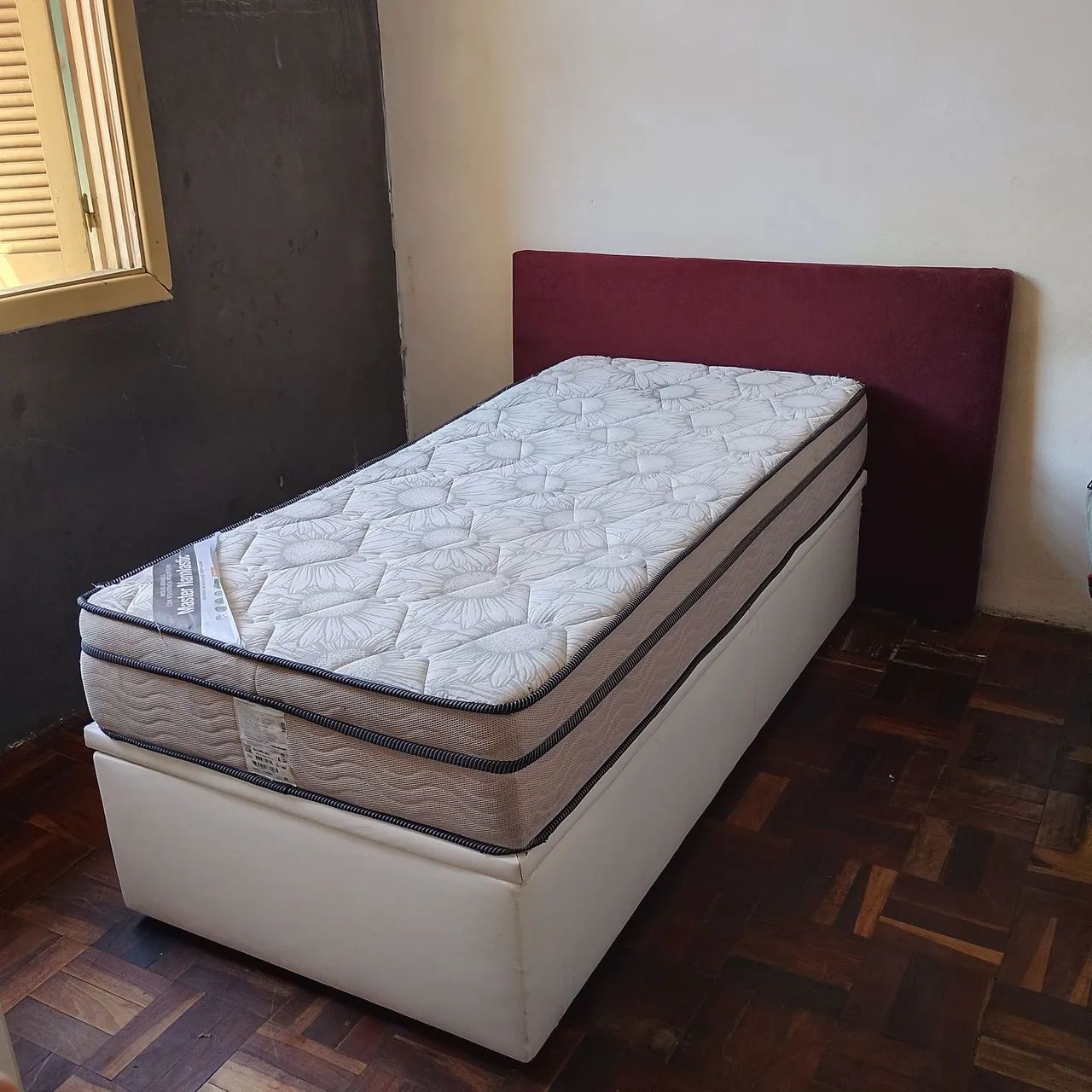 Cama box Baú com colchão 
