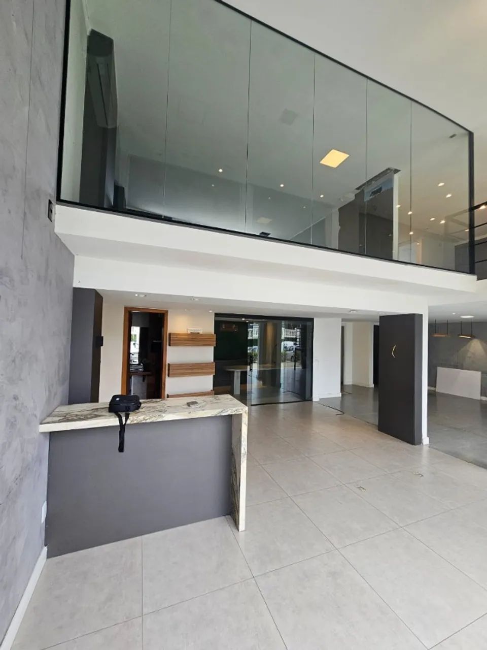 Locação Comercial - Sala com 160m² e 2 vagas  - Praia Brava  - Foto 5