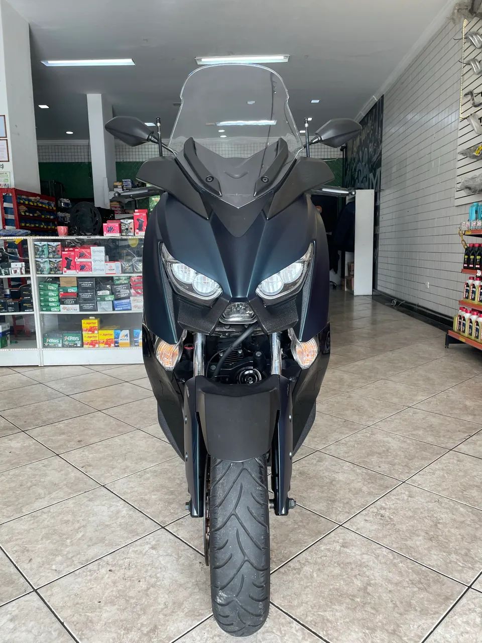 YAMANHA XMAX 250 ano 2024