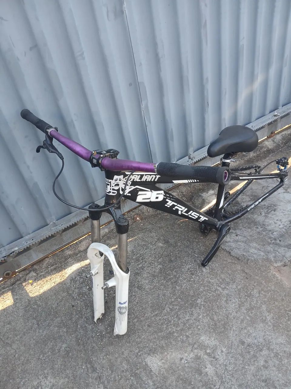 Bike aro 26 com peças top - Foto 3