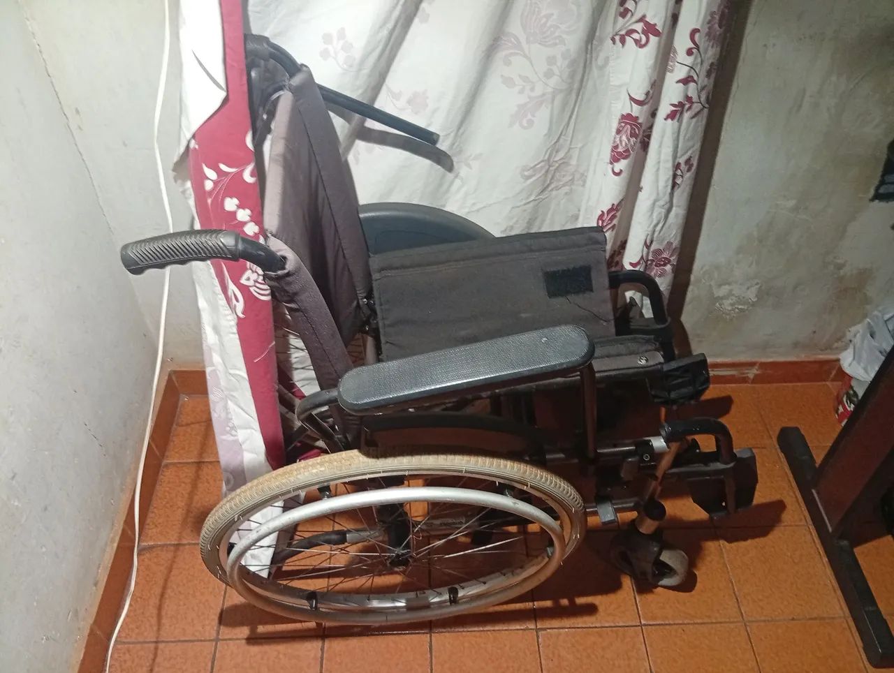 Cadeiras Roda - Foto 4
