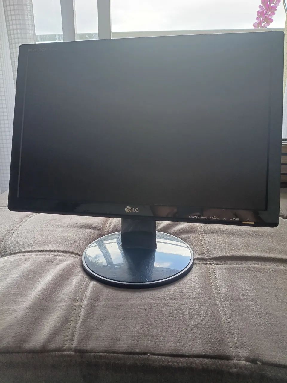 Monitor LG W1942S (com Defeito)