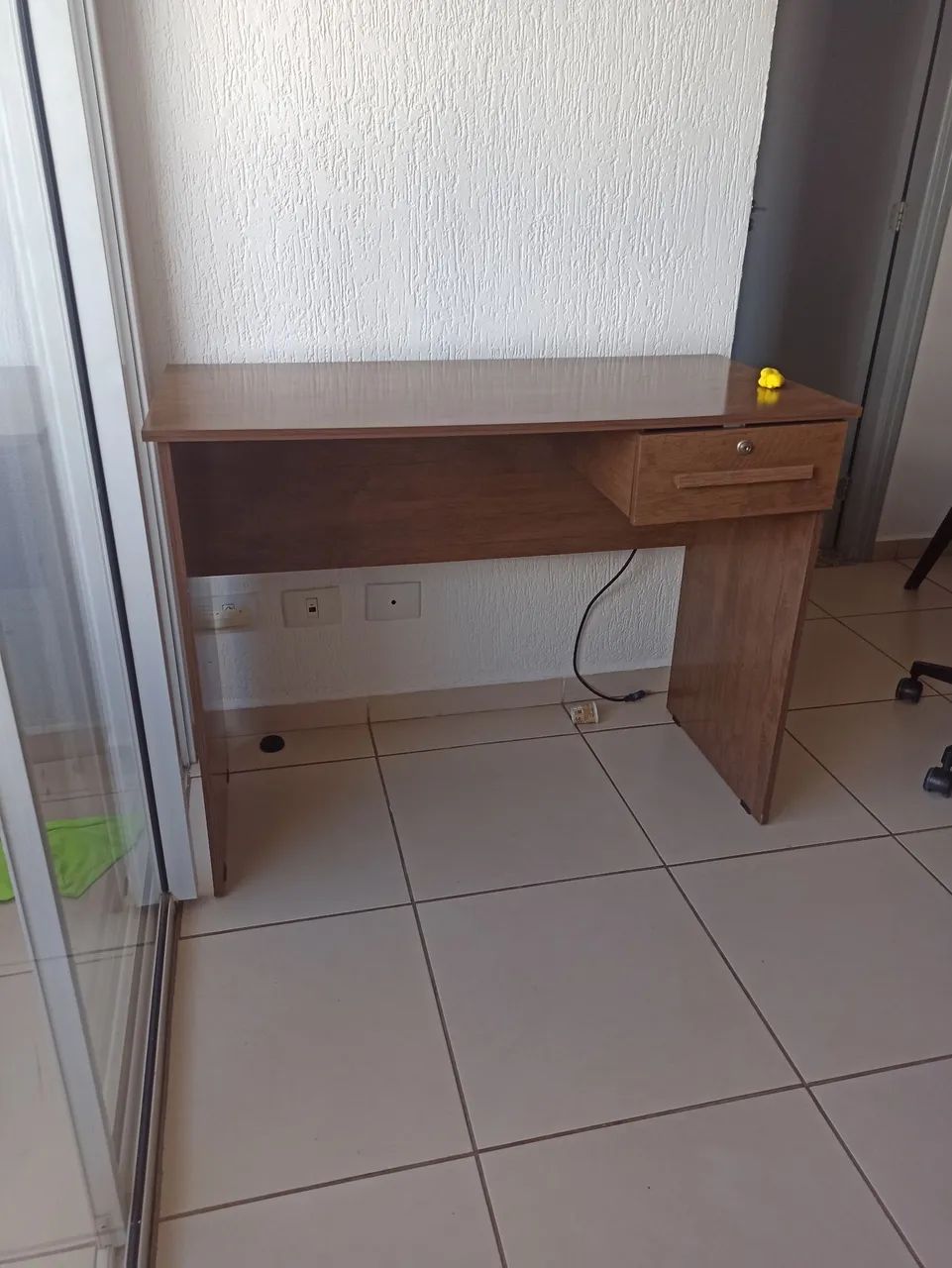 Escrivaninha / mesa de escritório 