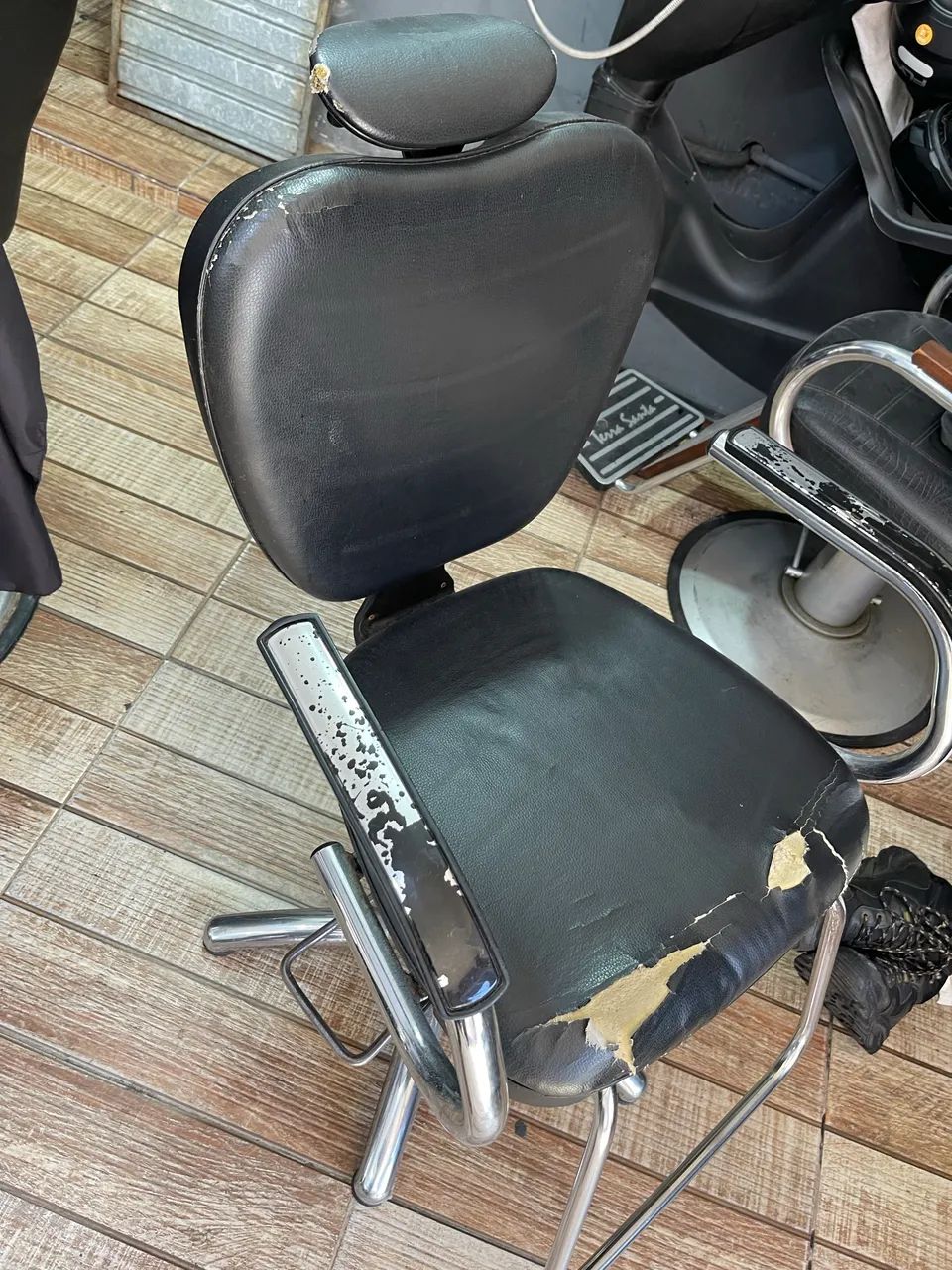 Cadeira hidráulica de barbearia - Foto 3