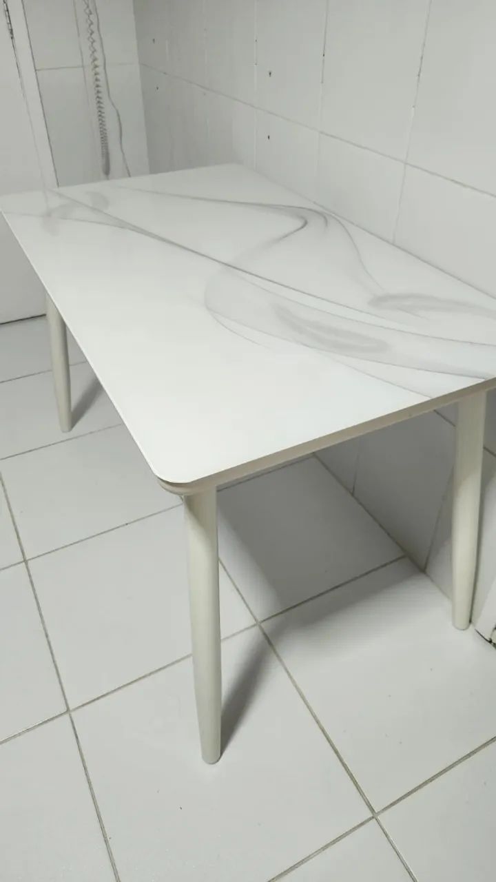 Mesa semi nova