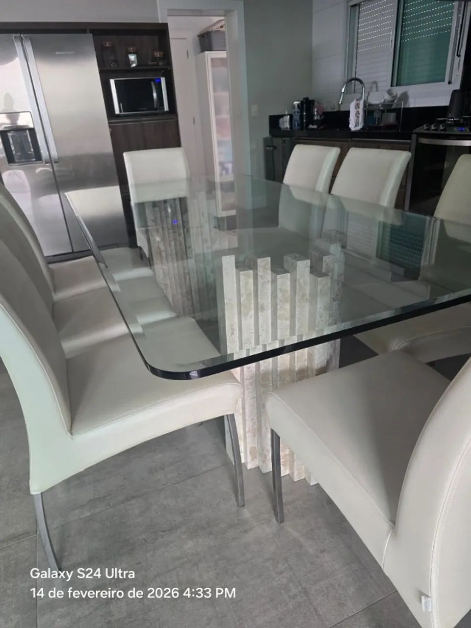 Mesa de Jantar 2,20 m com Vidro Bisotê e Bases em Travertino - Foto 2