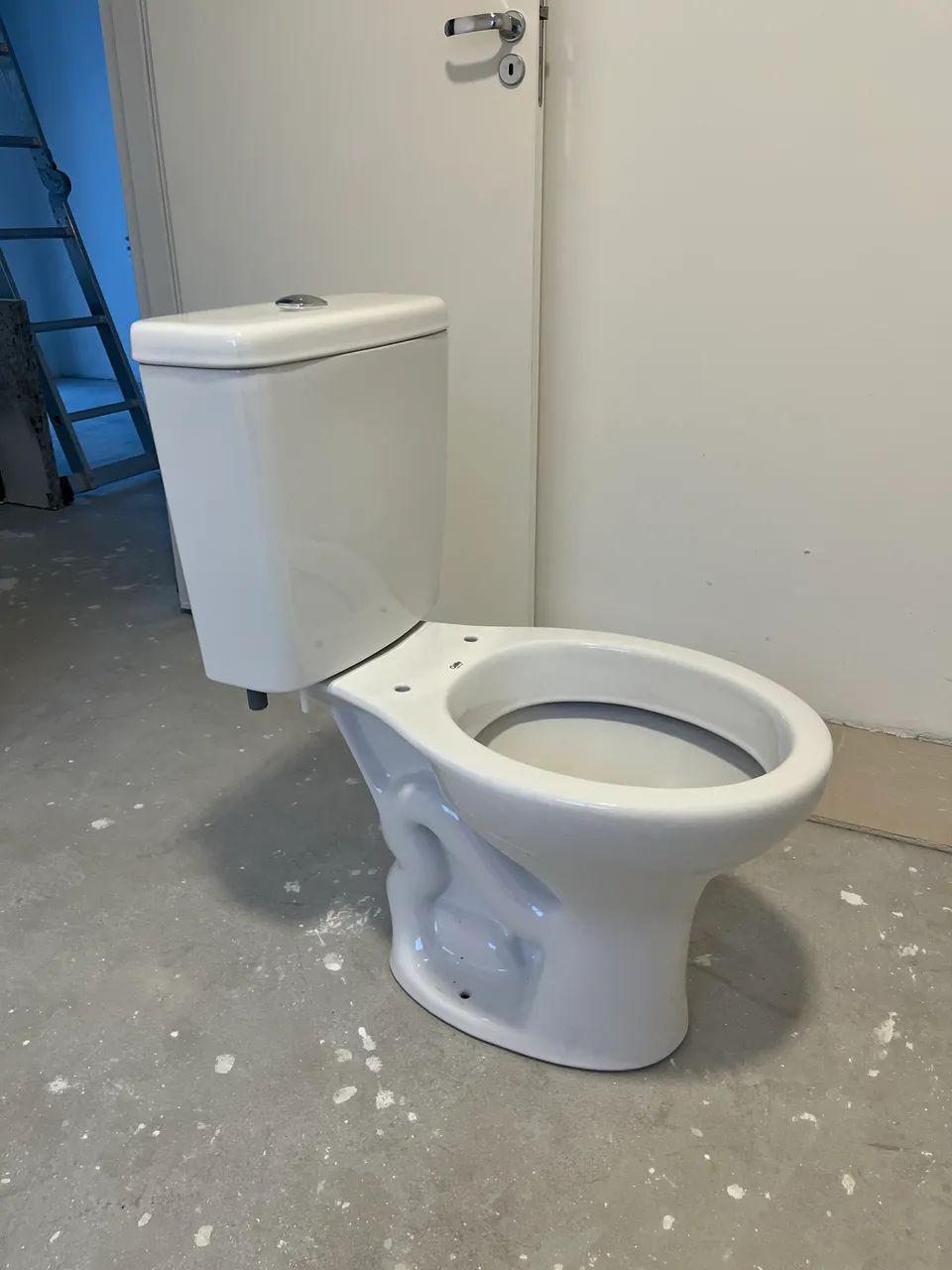 Celite Private Toilet - New 
