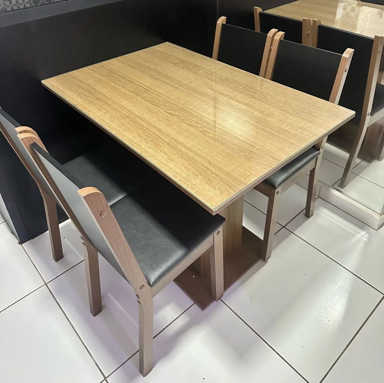 Conjunto mesa com 4 cadeiras  - Foto 5