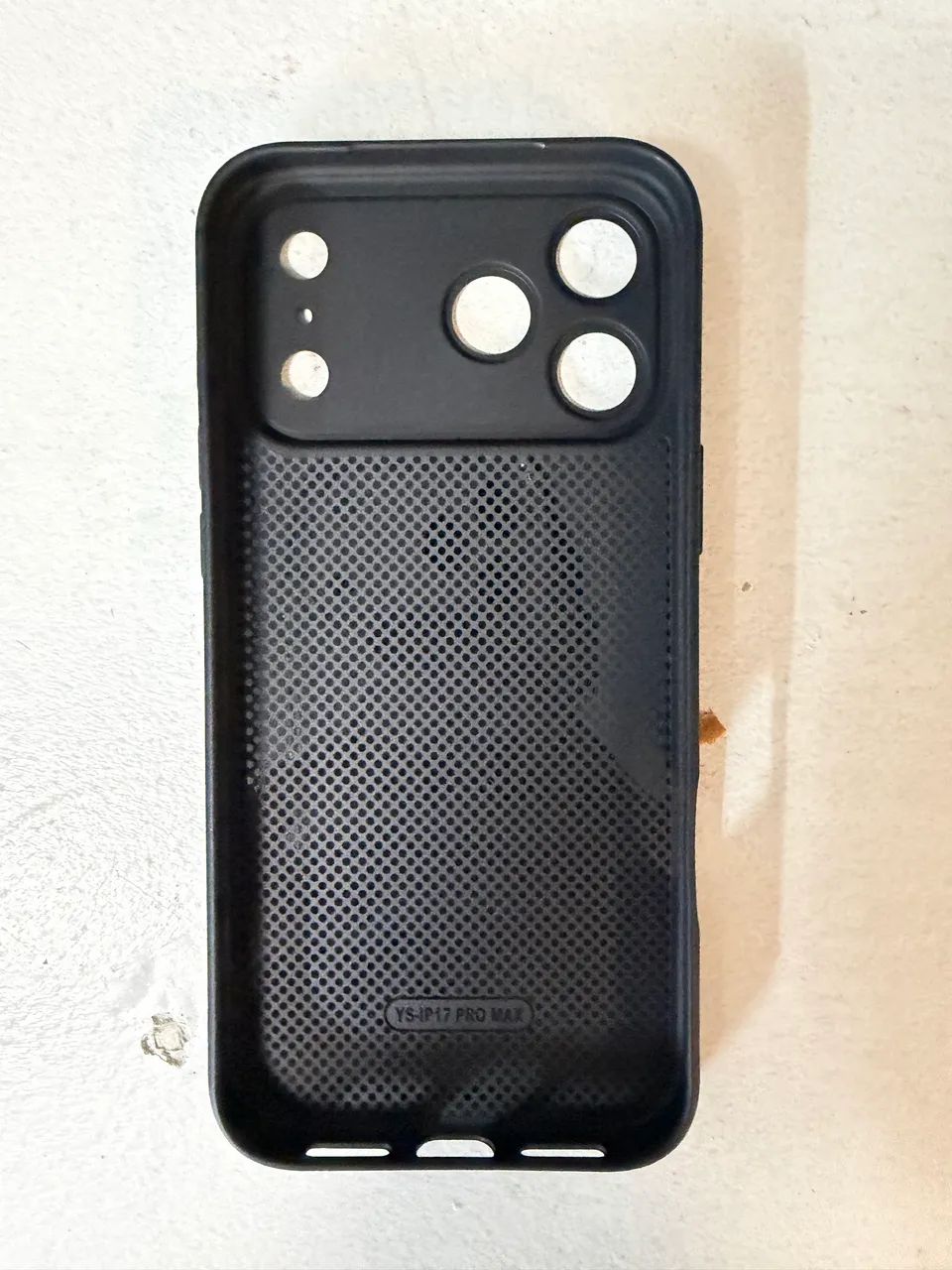 capa/case preta básica minimalista 17 pro max  - Foto 2