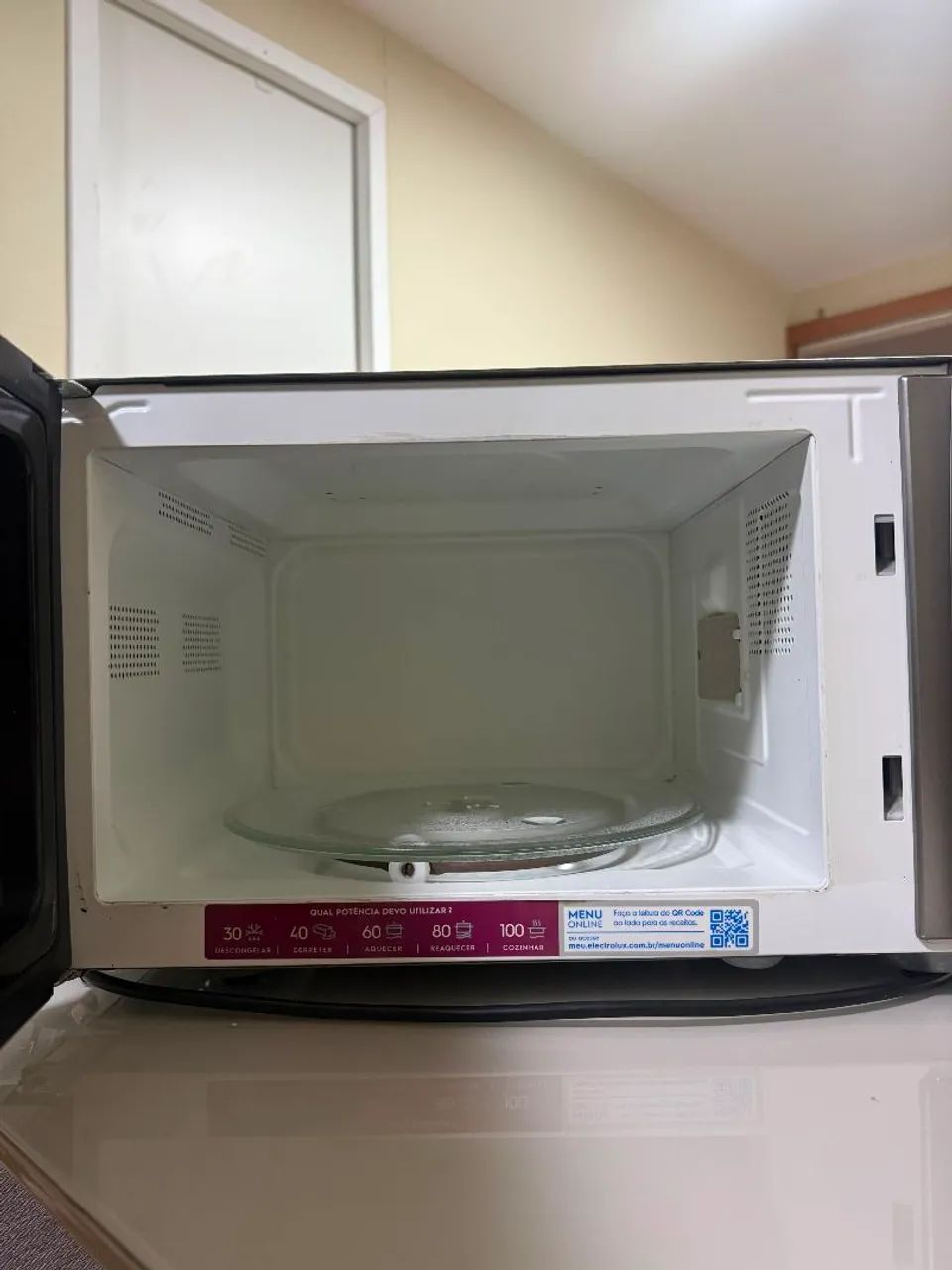 Vendo Micro-ondas Electrolux 27L - Foto 4
