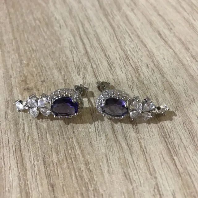 Lindo par de brincos feminino roxo - Foto 5