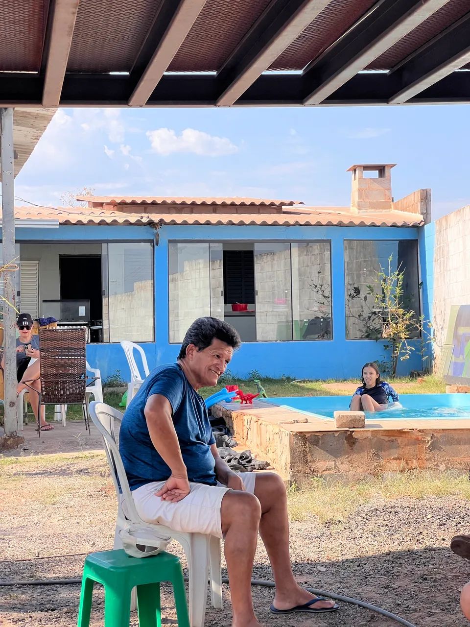 Chácara com piscina em condomínio fechado 
