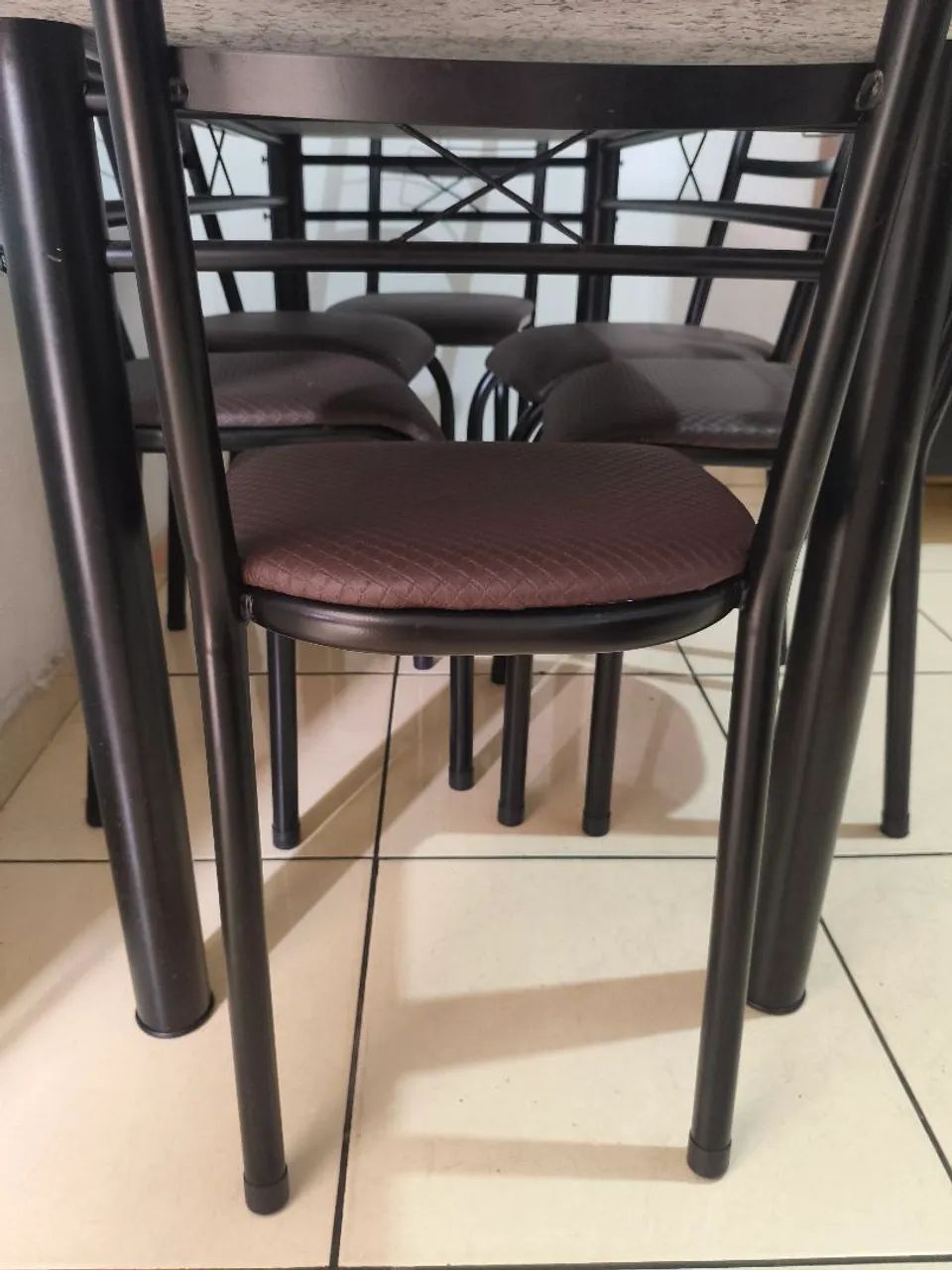 Mesa de granito com 06 cadeiras  - Foto 4