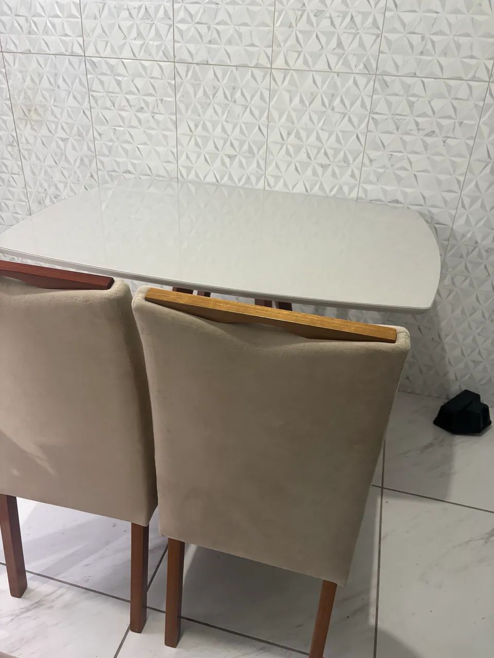 Mesa com 4 cadeiras  - Foto 2
