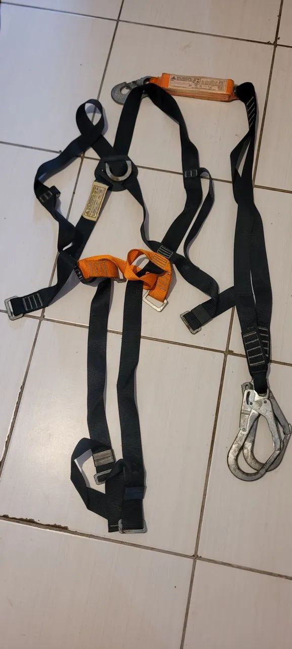 Cinto de segurança paraquedista