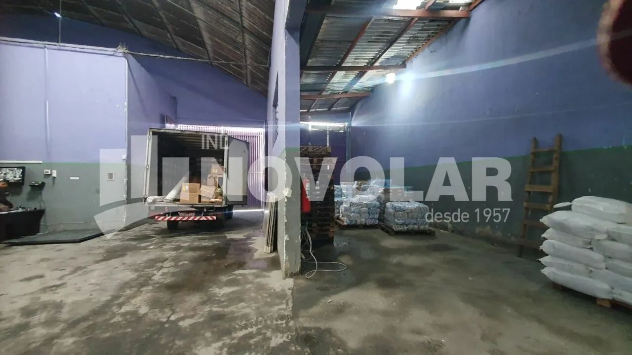 Galpão industrial com 750 m² de área construída, Área total de 900 m² - Foto 3