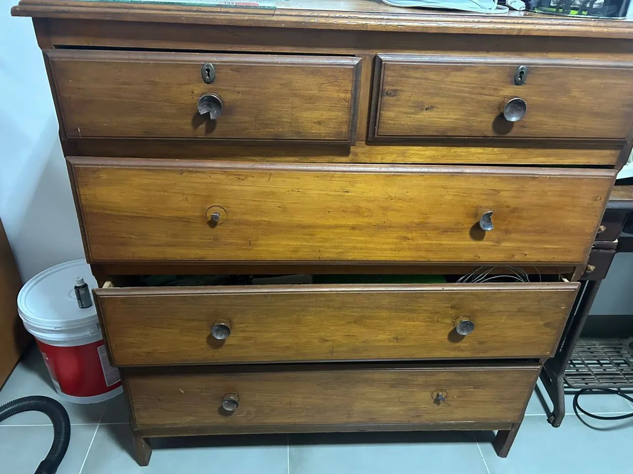 Cômoda de madeira