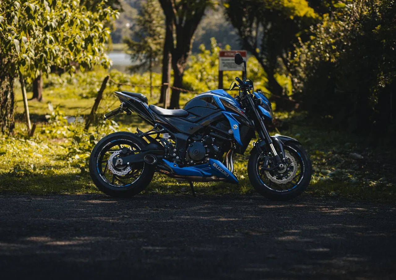 GSX S - 750