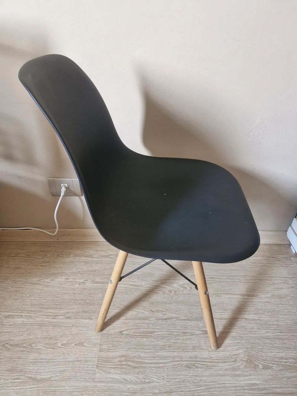 Cadeira Charles eames Tenho duas unidades - Foto 2