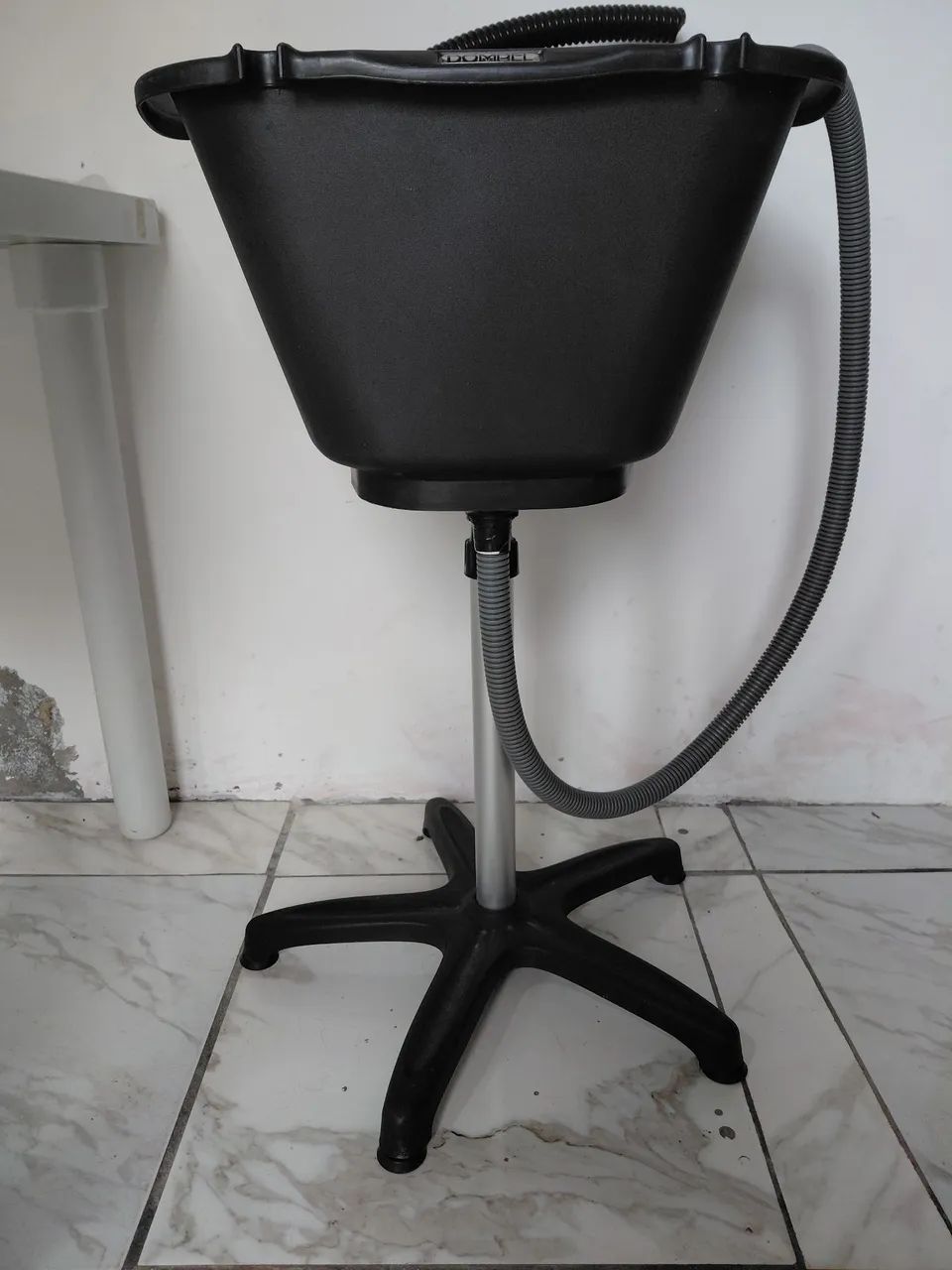 Lavatório portátil Dompel. Preto. 