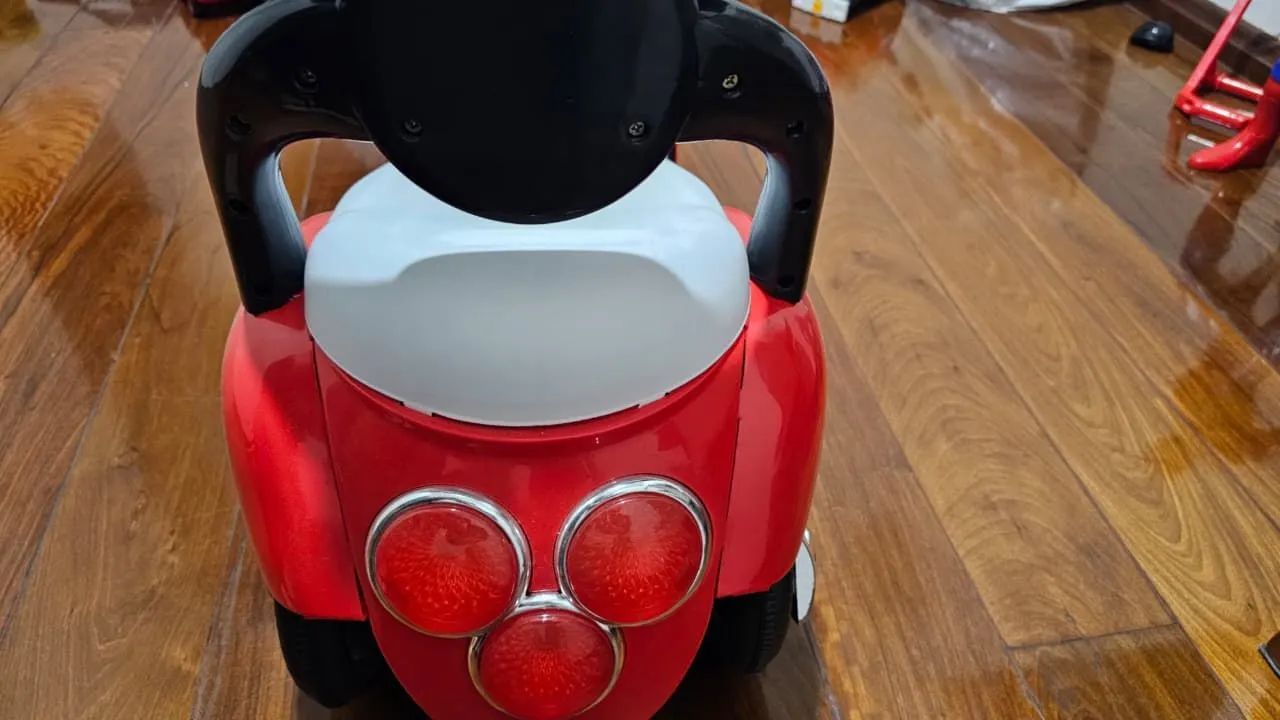 Mini veículo scooter Mickey Mouse - Foto 3