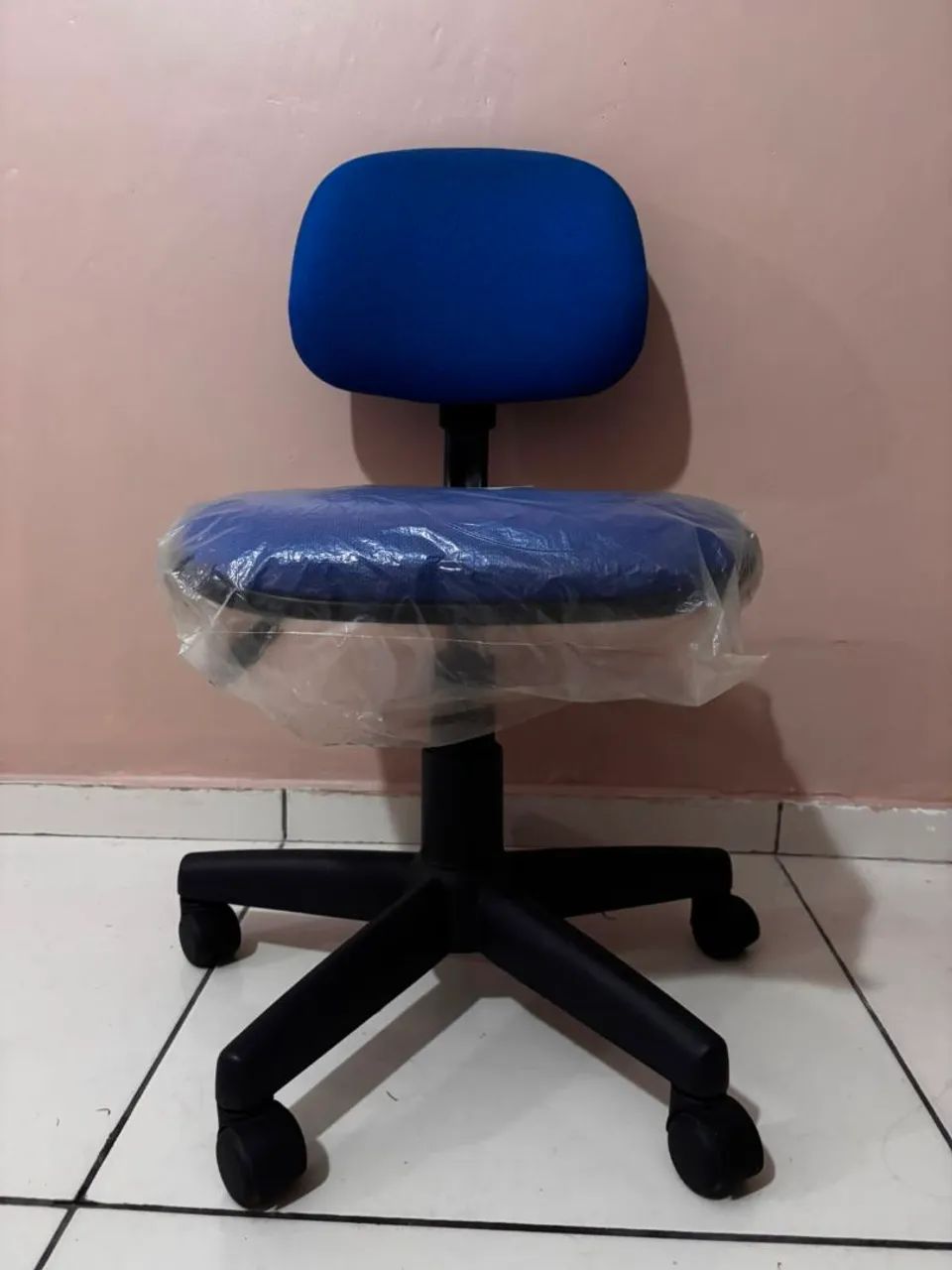 Cadeira pouquíssimo usada