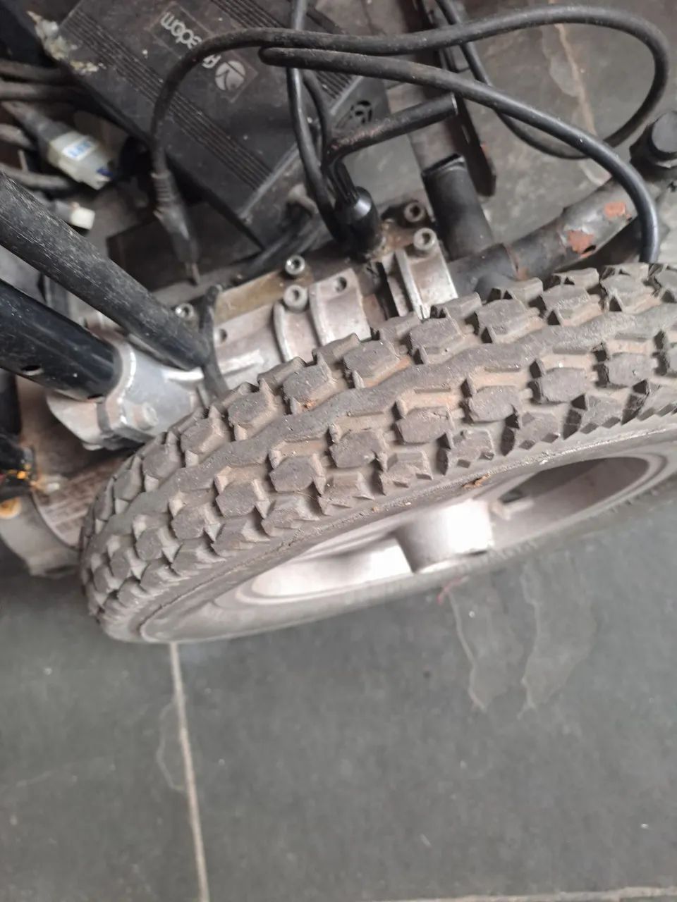 Cadeira de rodas motorizada pra arrumar  - Foto 3