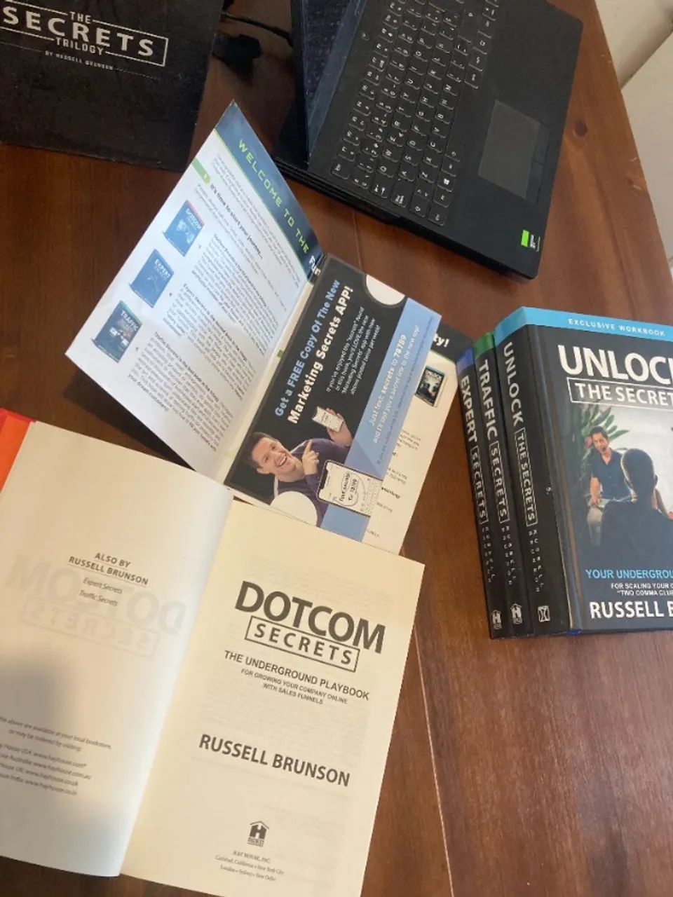 BOX RUSSELL BRUNSON - THE SECRETS TRILOGY - MARKETING DIGITAL - Foto 4