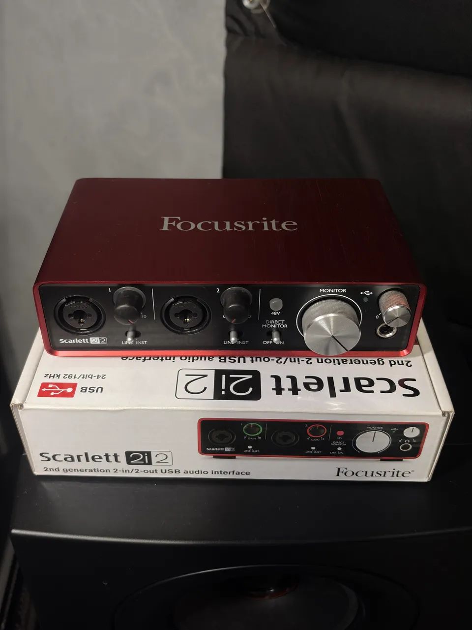 【中古】Focusrite Scarlett (2i2 2nd Gen) Focusrite Scarlett 2i2 2nd ger - Equipamentos e Acessórios de Som