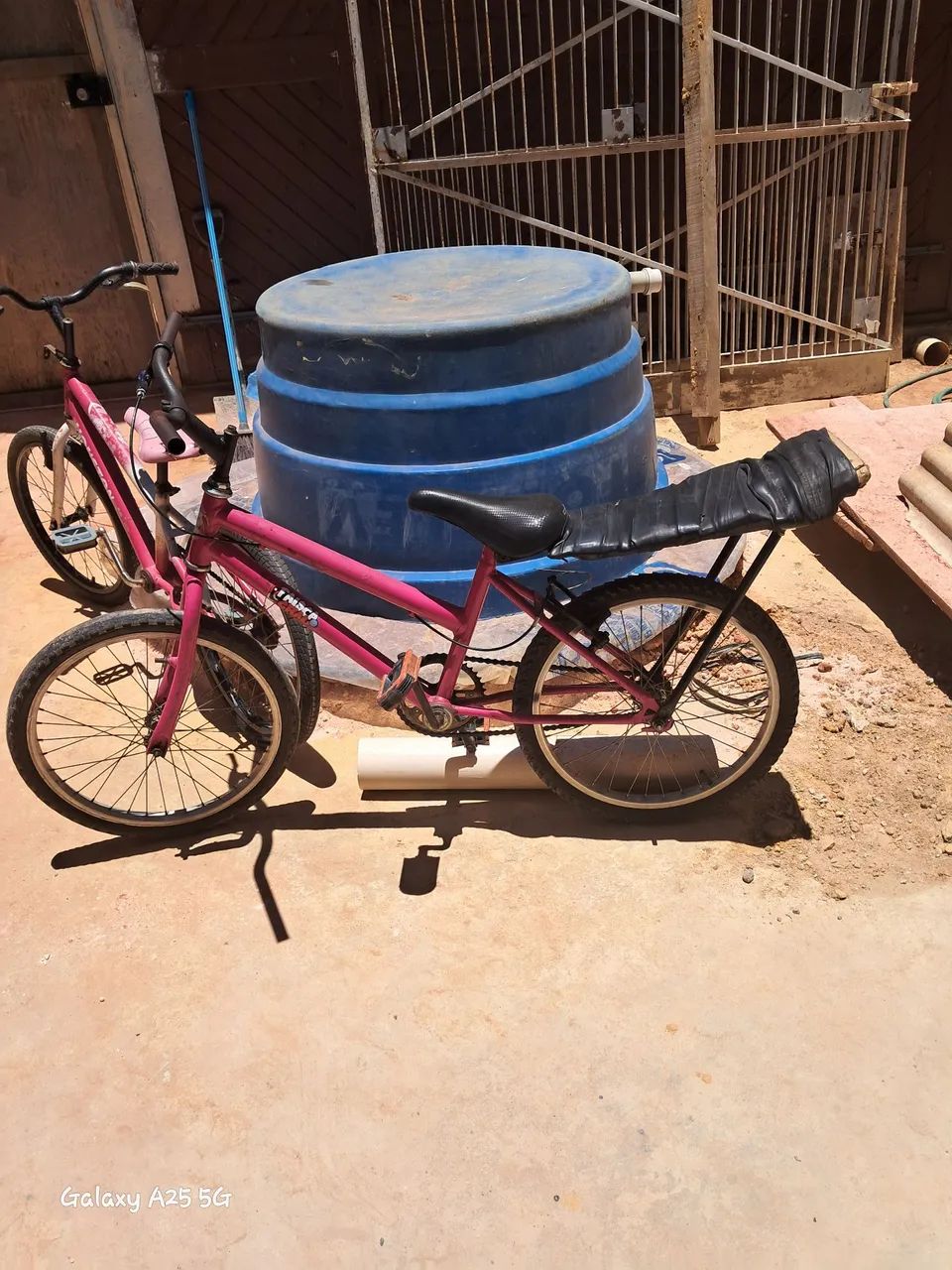 Duas bicicletas aro 20. Leia a descrição 