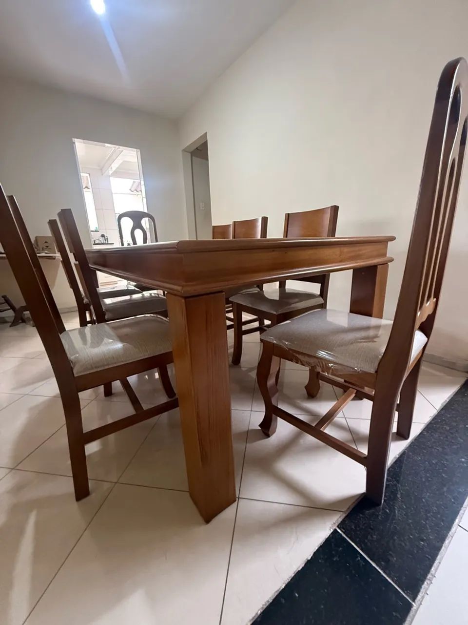 Mesa com 8 cadeiras  - Foto 4