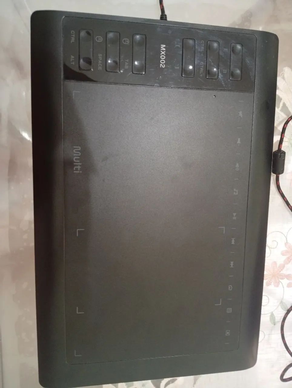 Mesa digitalizadora com caneta da Multilaser 