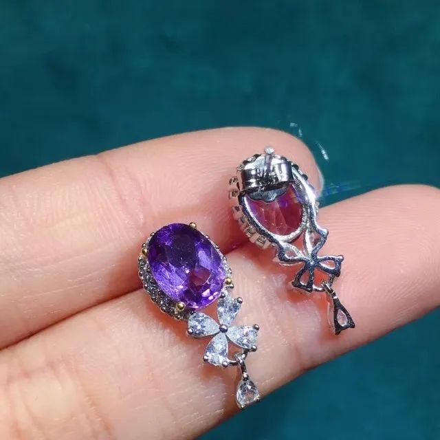 Lindo par de brincos feminino roxo - Foto 3