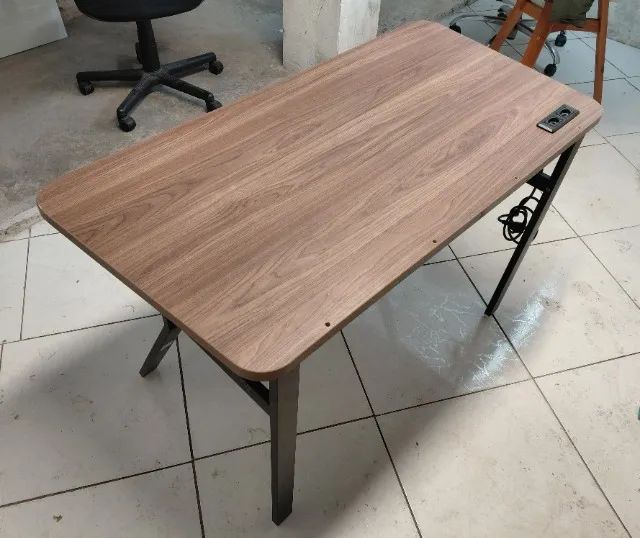 Mesa de escritório com pouco uso - Foto 4