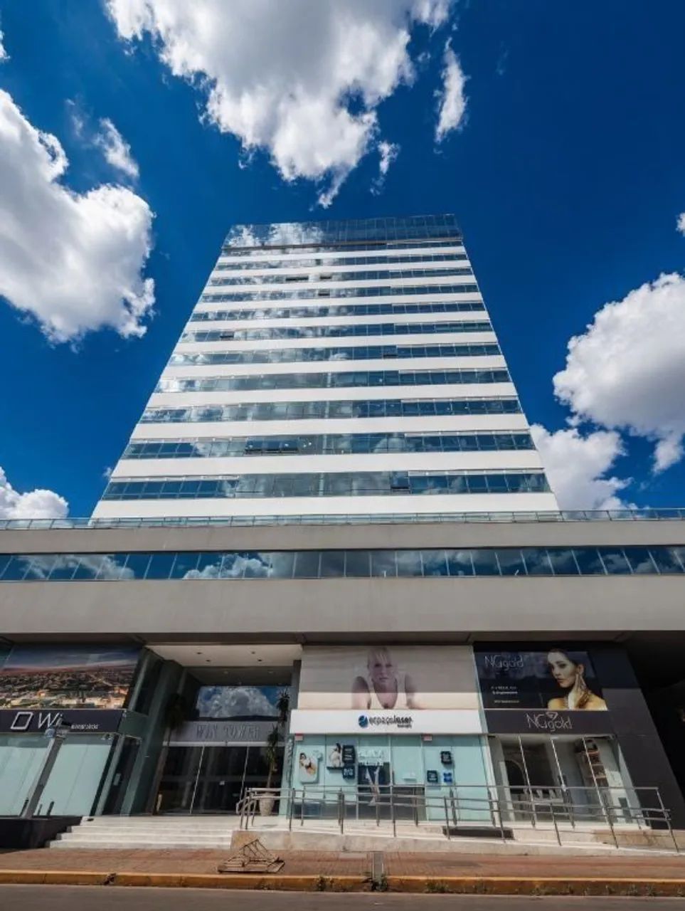 Locação de Comercial / Sala na cidade de ARAPONGAS