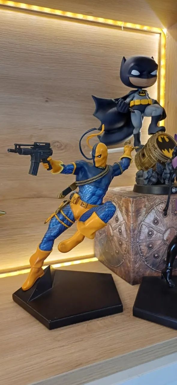 Deathstroke -IRON STUDIOS  art scale 1:10 dc comics (Com caixa arte )  - Foto 4